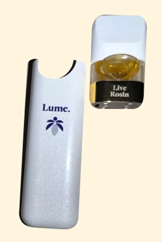 The LUME RIP Pod battery with the Donny Double pod detached